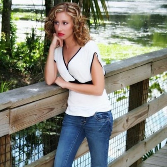 Jen, Posh Ambassador, contact me anytime!! 👗👠🛍 - Picture 4 of 4